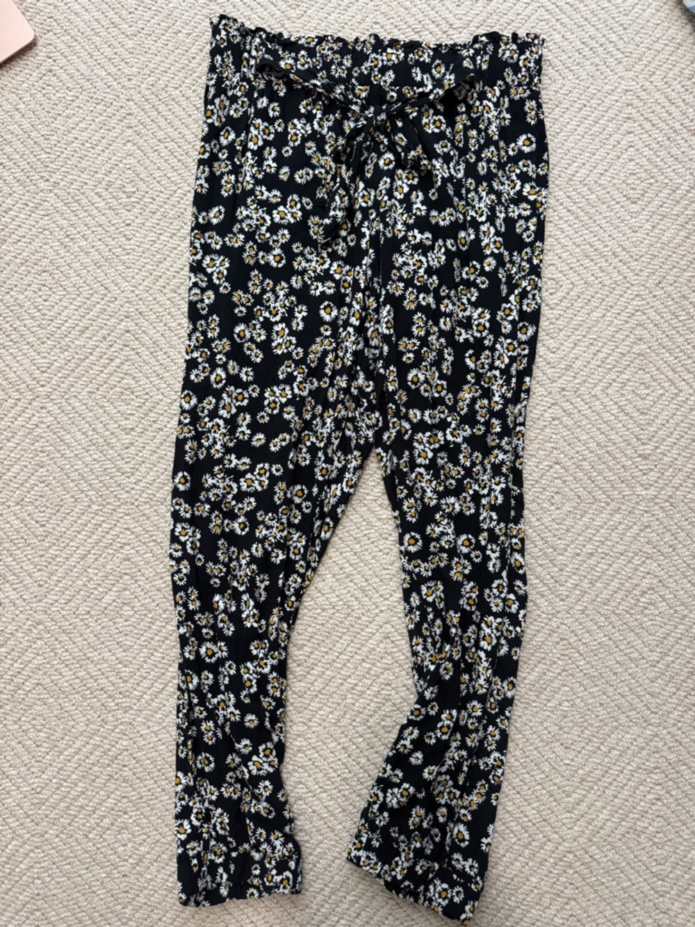 Joe B Black Pants with White and Yellow Daisy Print
